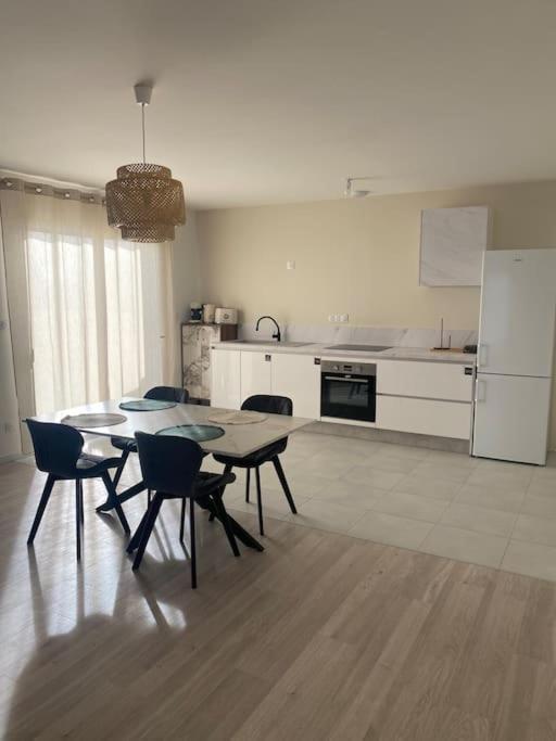 Maison By Sana Proche Du Lac Châtellerault Esterno foto